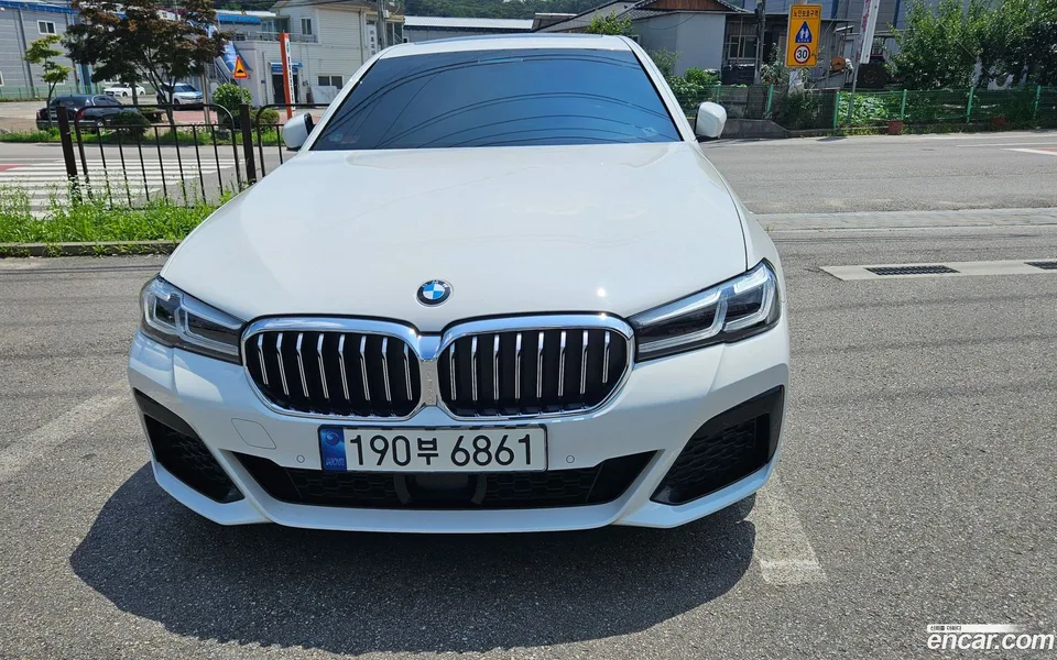 BMW 5 Series 530i M 2022 — миниатюра 2