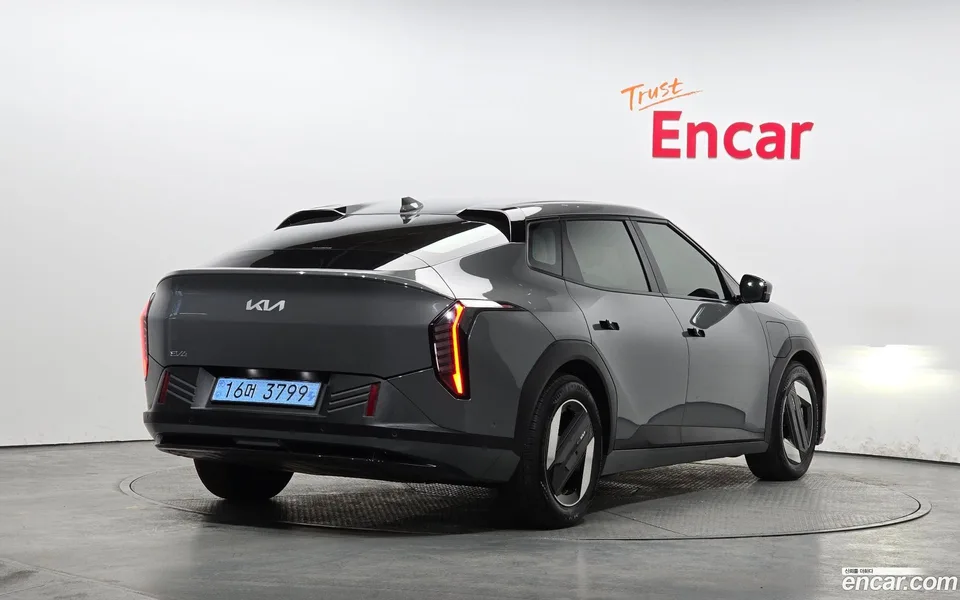 Kia EV4 2WD 2025 — миниатюра 2
