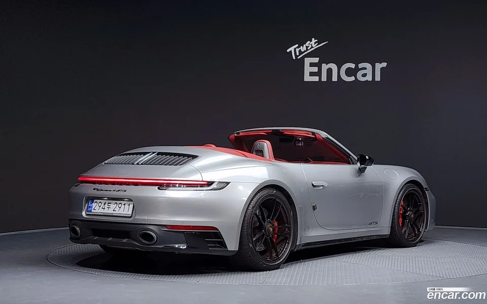 Porsche 911 (992) 4 GTS 2023 — миниатюра 2