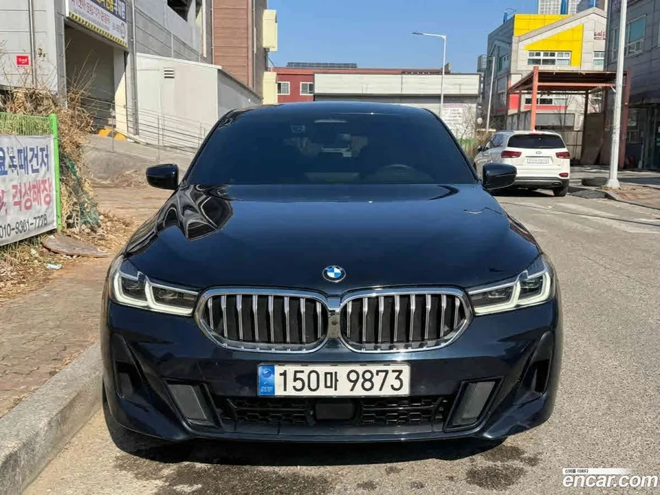 BMW 6 Series GT 620d M 2023 — миниатюра 2