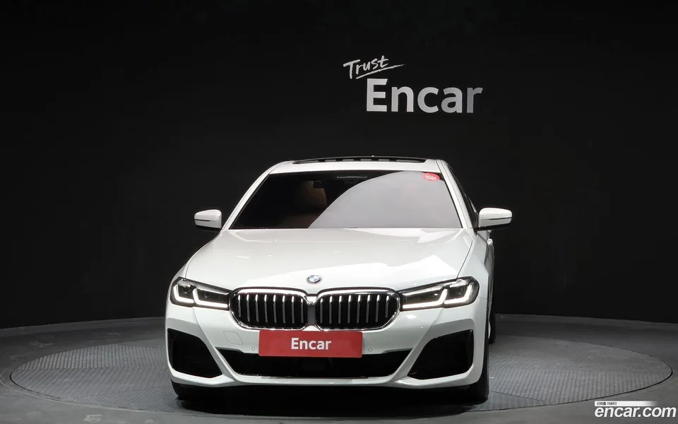 BMW 5 Series 520i M 2022 — миниатюра 3