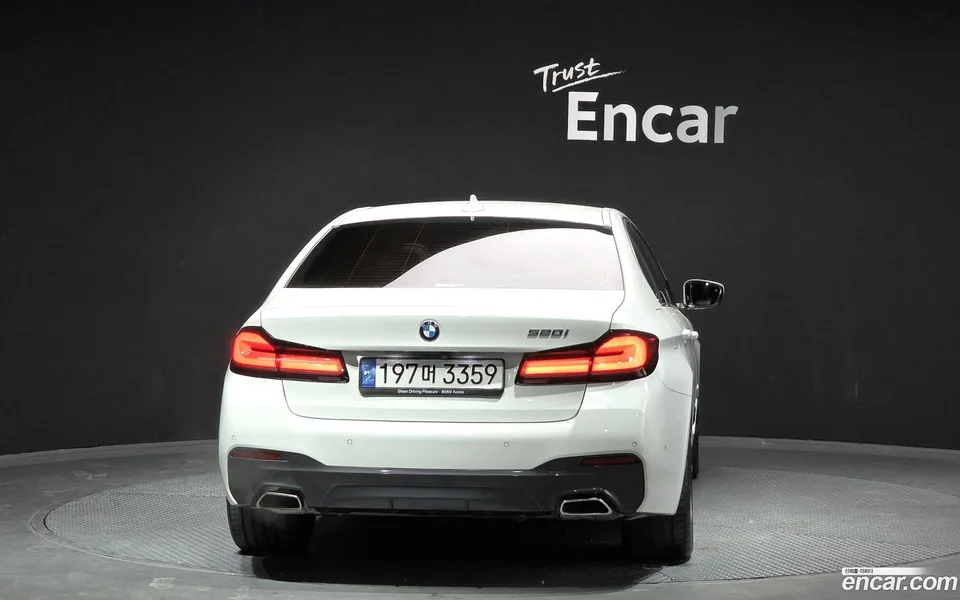 BMW 5 Series 520i M 2022 — миниатюра 4