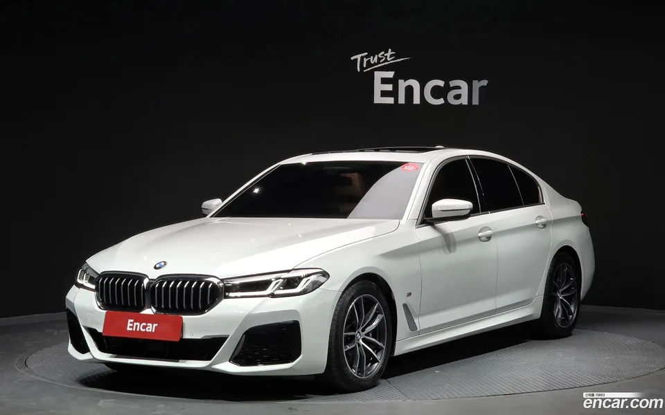 BMW 5 Series 520i M 2022 — фото 1, купить с доставкой в Москву