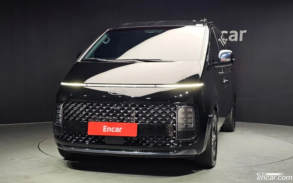 Hyundai Staria 4WD 9 2024 — миниатюра 3