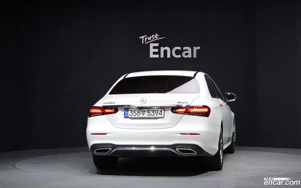 Mercedes-Benz E-Class E220d 4MATIC AMG Line 2023 — миниатюра 4
