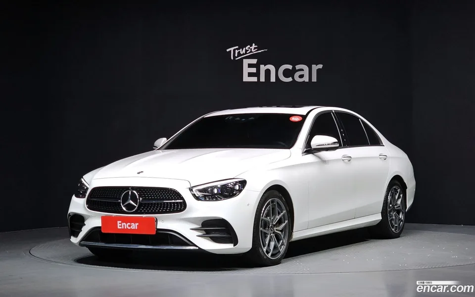 Mercedes-Benz E-Class E220d 4MATIC AMG Line 2023 — фото 1, купить с доставкой в Москву