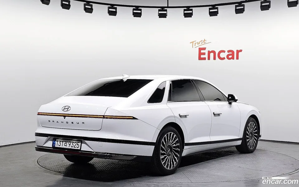 Hyundai Grandeur 2.5 2WD 2023 — миниатюра 2