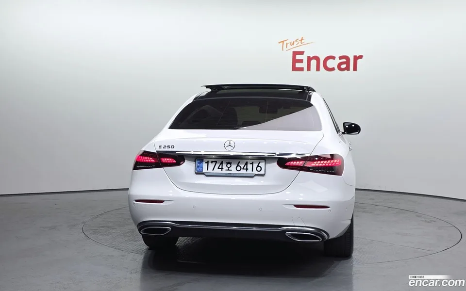Mercedes-Benz E-Class E250 2023 — миниатюра 4