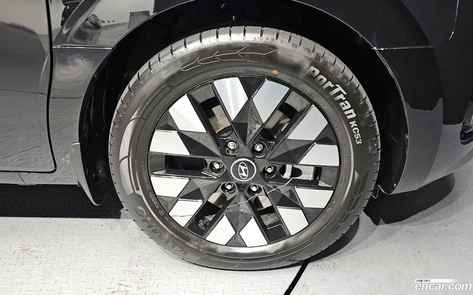 Hyundai Staria 4WD 9 2024 — миниатюра 5
