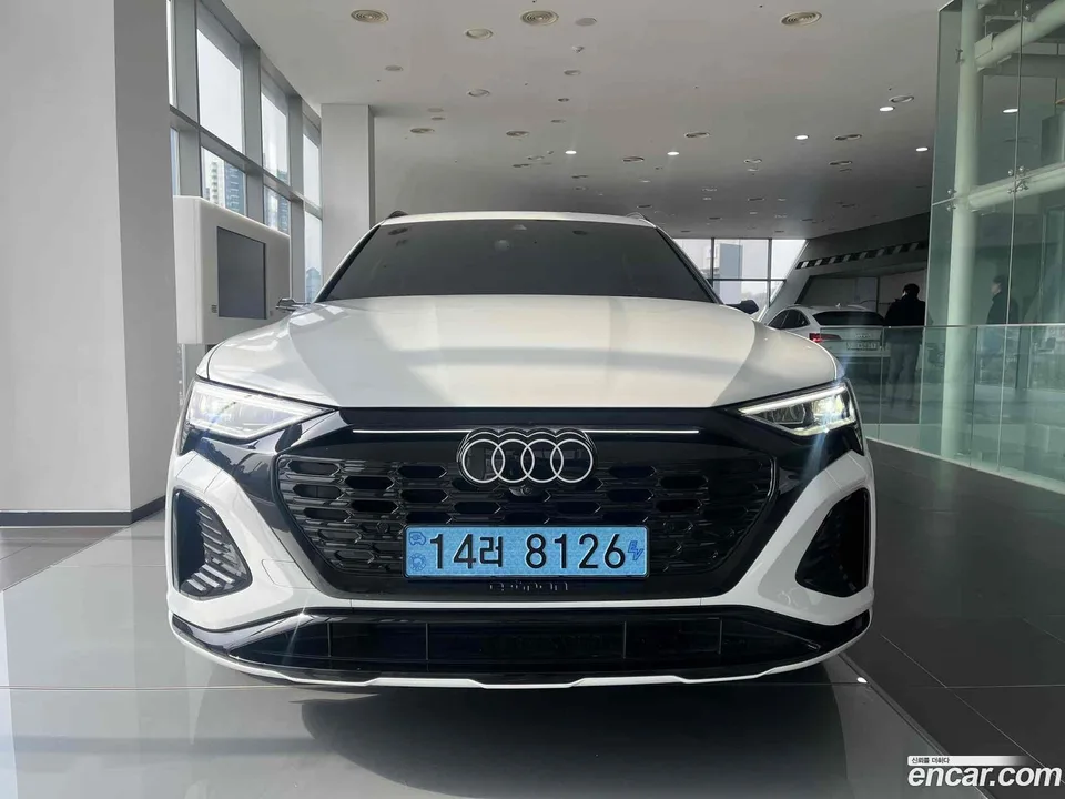 Audi Q8 e-tron 55 2024 — миниатюра 3