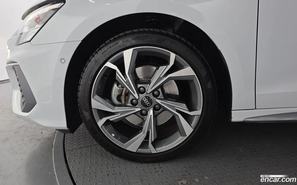 Audi A3 (8Y) 40 TFSI 2023 — миниатюра 5