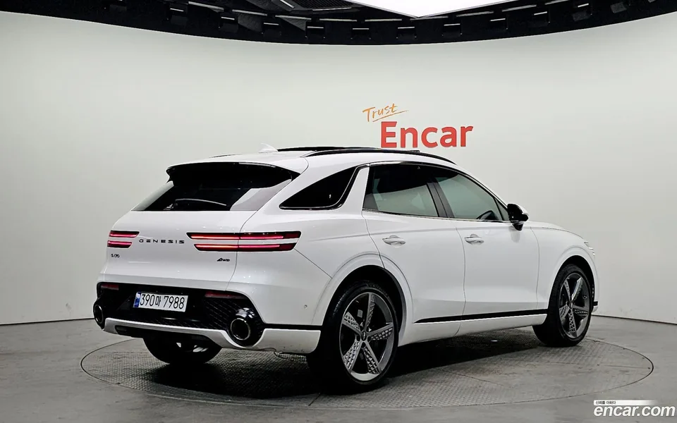 Genesis GV70 2.5T AWD 2023 — миниатюра 2