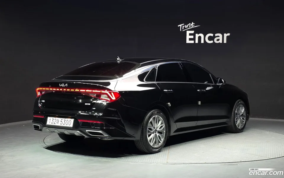 Kia K5 Hybrid 2023 — миниатюра 2