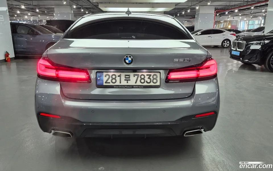 BMW 5 Series 520i M 2023 — миниатюра 5