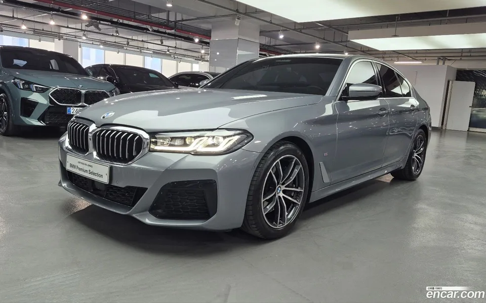 BMW 5 Series 520i M 2023 — фото 1, купить с доставкой в Москву