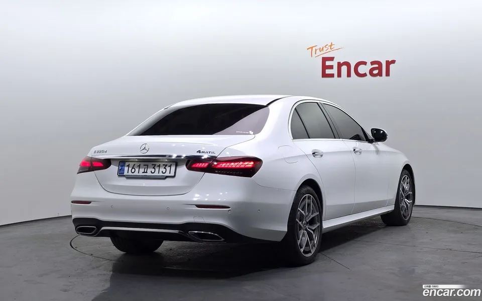 Mercedes-Benz E-Class E220d 4MATIC AMG Line 2023 — миниатюра 2