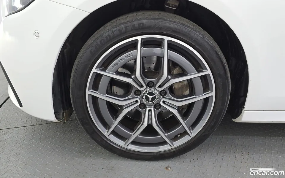 Mercedes-Benz E-Class E220d 4MATIC AMG Line 2023 — миниатюра 5