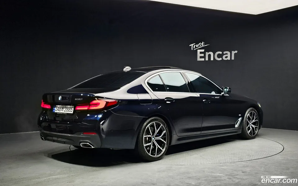 BMW 5 Series 530i M 2023 — миниатюра 2