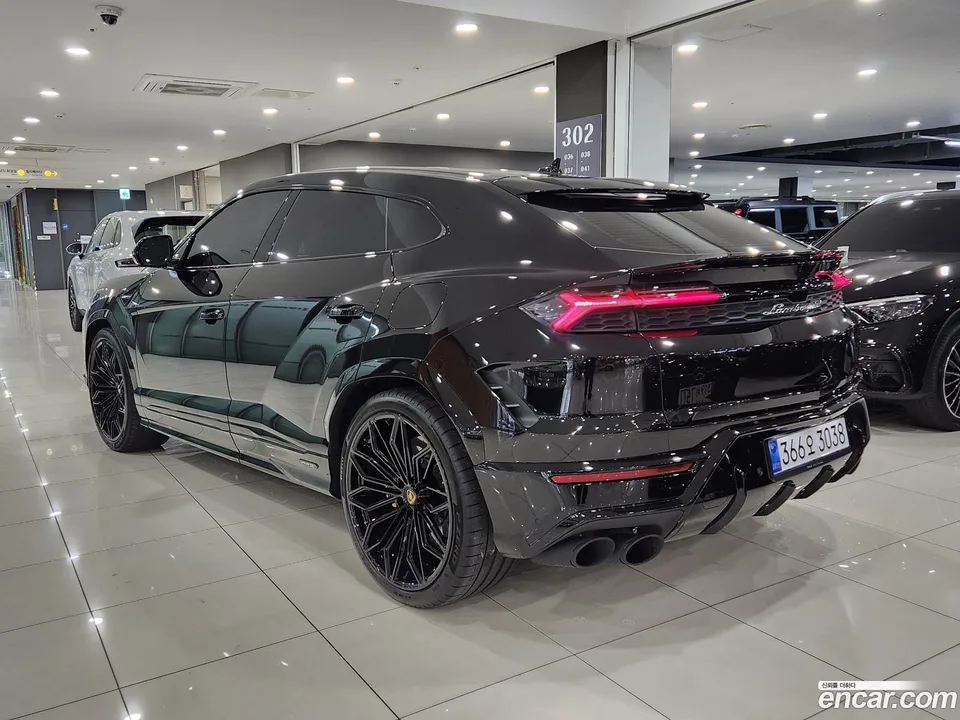 Lamborghini Urus 4.0 V8 SE 2025 — миниатюра 2