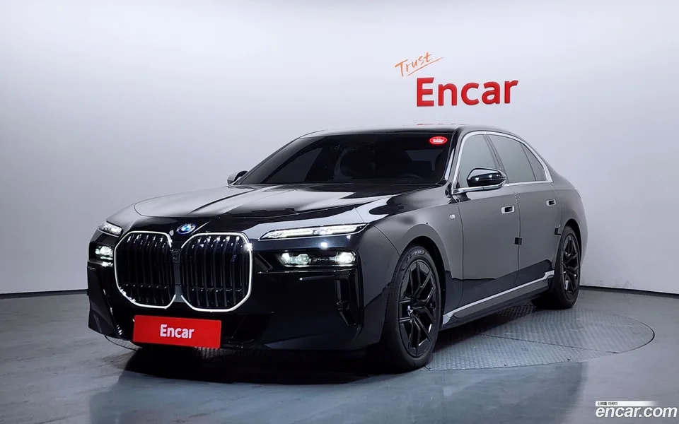 BMW i7 xDrive 60 M 2023 — фото 1, купить с доставкой в Москву