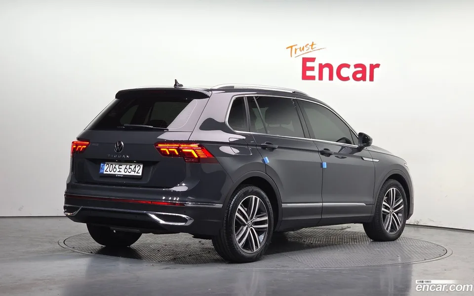 Volkswagen Tiguan 2.0 TDI 2022 — миниатюра 2