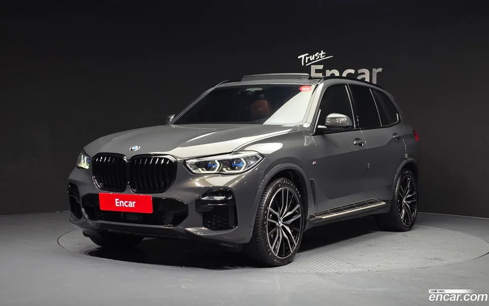 BMW X5 xDrive 40d M 2022 — фото 1, купить с доставкой в Москву