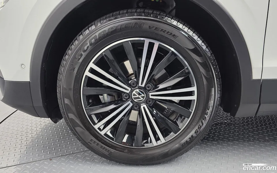 Volkswagen Tiguan 2.0 TDI 2023 — миниатюра 5
