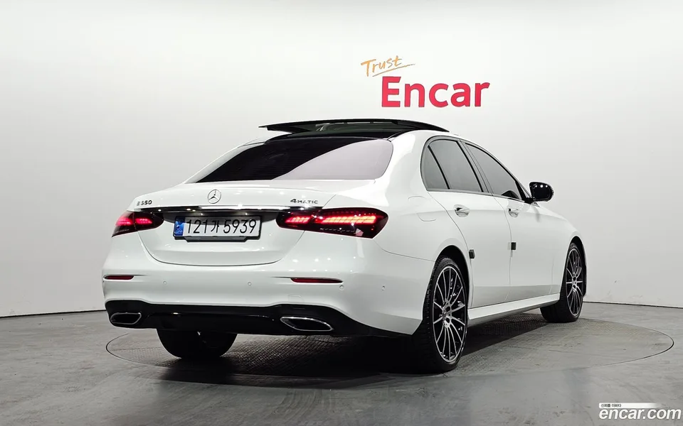 Mercedes-Benz E-Class E350 4MATIC AMG Line 2023 — миниатюра 2