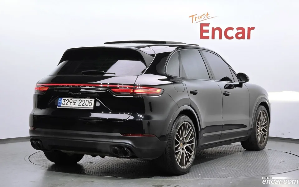 Porsche Cayenne 3.0 2023 — миниатюра 2