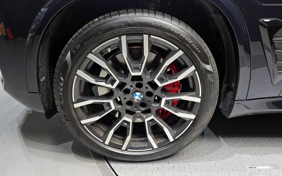 BMW X5 xDrive 50e M 2025 — миниатюра 5