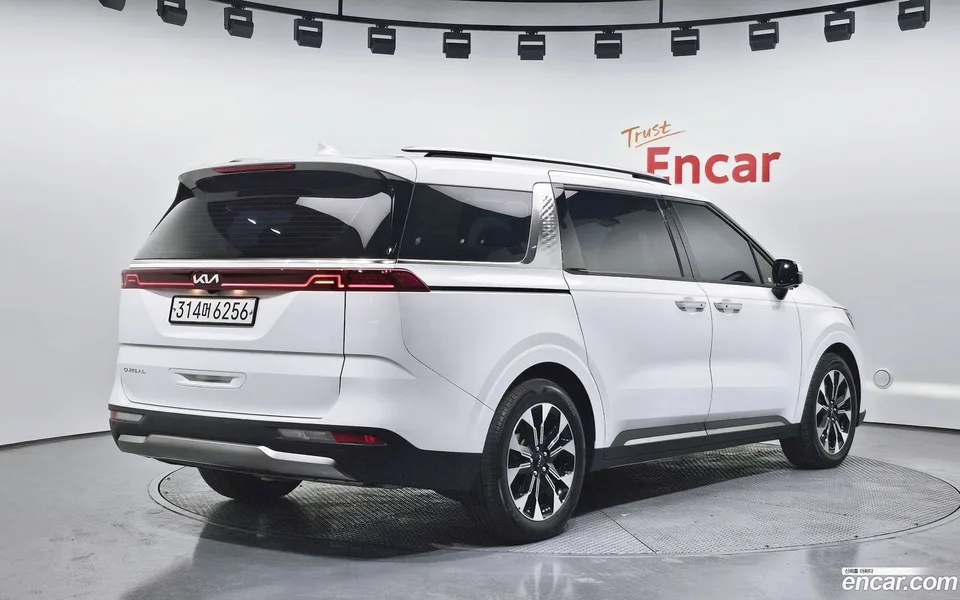 Kia Carnival 9 2022 — миниатюра 2