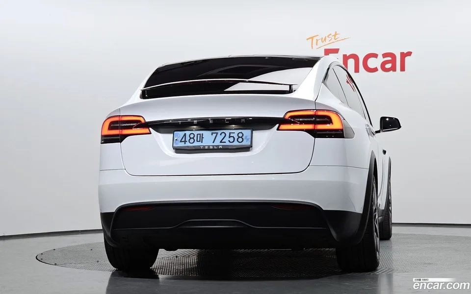 Tesla Model X AWD 2023 — миниатюра 4