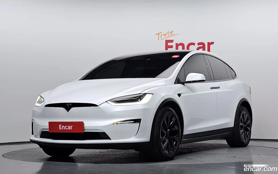 Tesla Model X AWD 2023 — фото 1, купить с доставкой в Москву