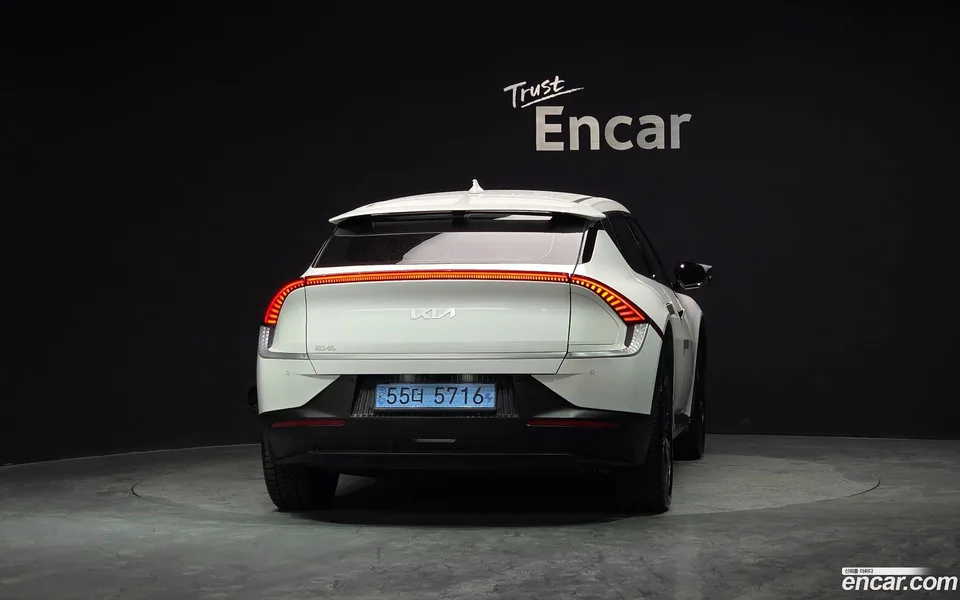 Kia EV6 2023 — миниатюра 4