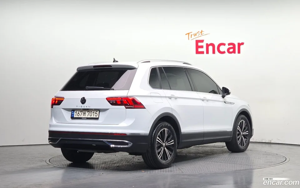 Volkswagen Tiguan 2.0 TDI 2023 — миниатюра 2