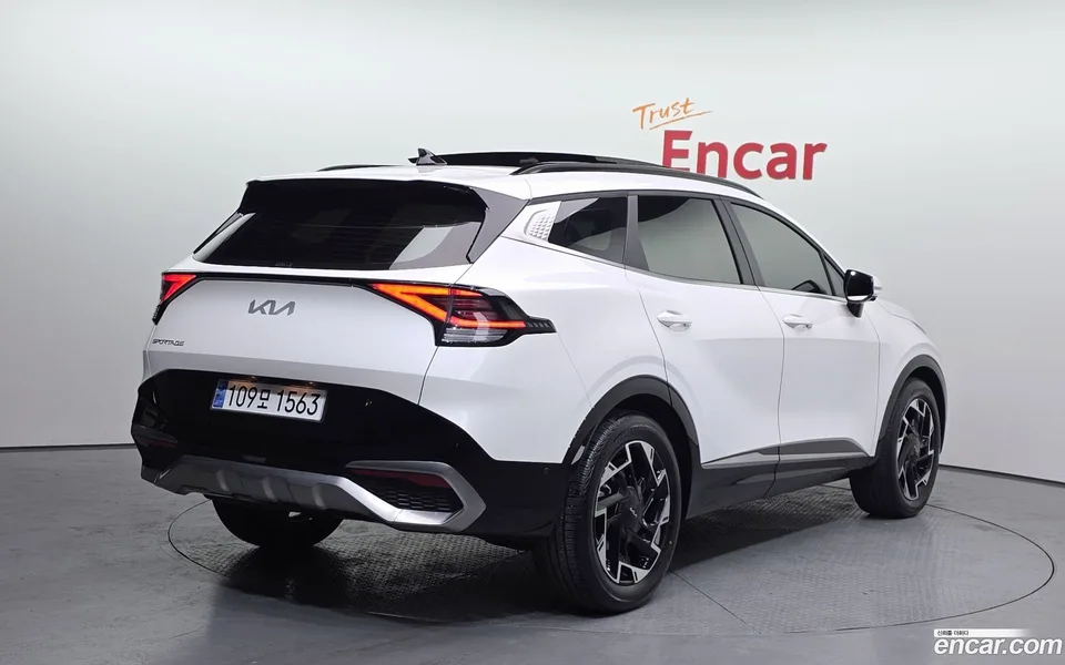 Kia Sportage 2.0 2WD 2023 — миниатюра 2