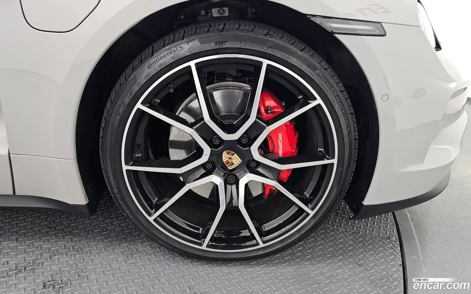 Porsche Taycan 4S 2025 — миниатюра 5