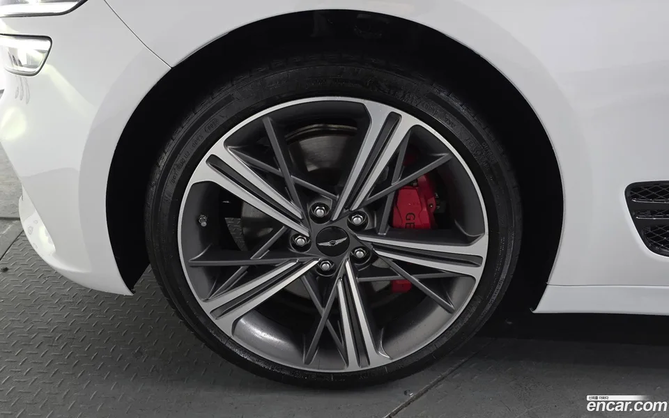 Genesis G70 2.5T 2WD 2023 — миниатюра 5