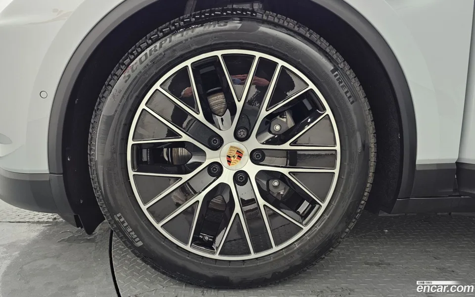 Porsche Macan Electric 4 2025 — миниатюра 5