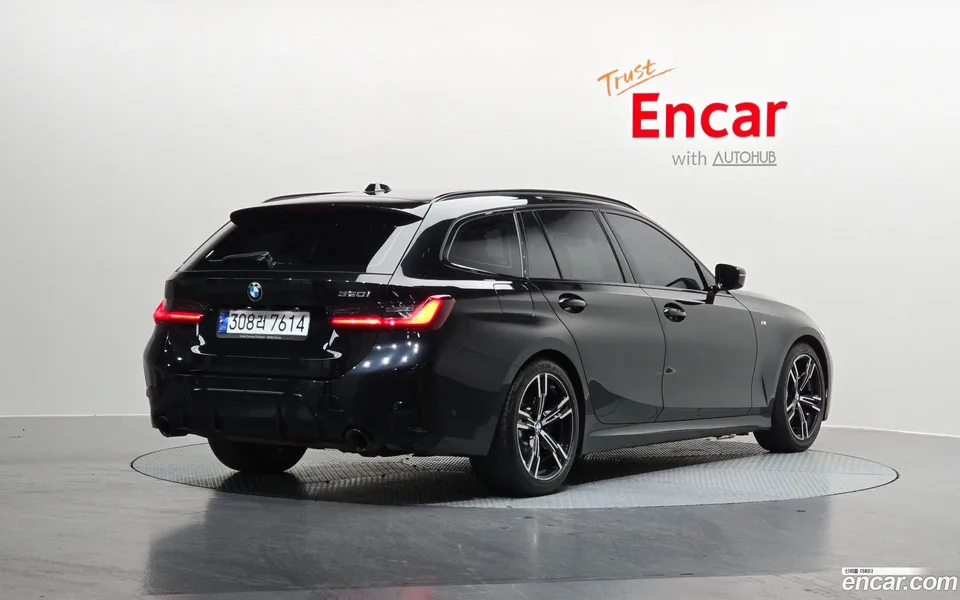 BMW 3 Series 320i M 2023 — миниатюра 2