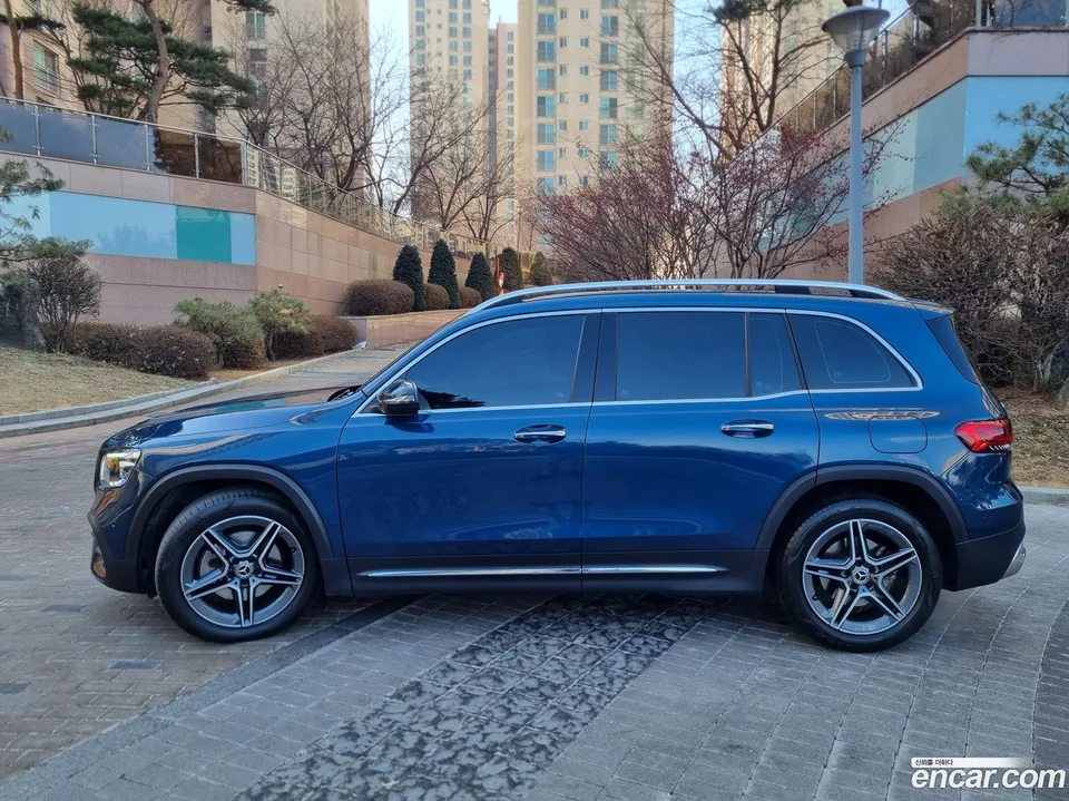 Mercedes-Benz GLB-Class GLB250 4MATIC 2023 — миниатюра 3