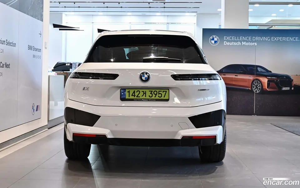 BMW iX xDrive50 2025 — миниатюра 4