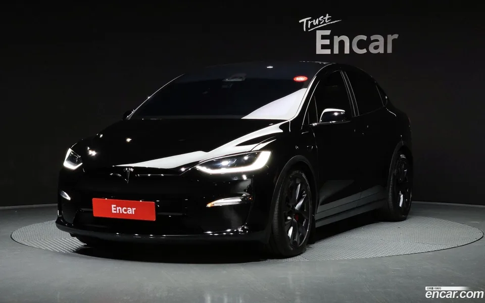 Tesla Model X 2023 — фото 1, купить с доставкой в Москву