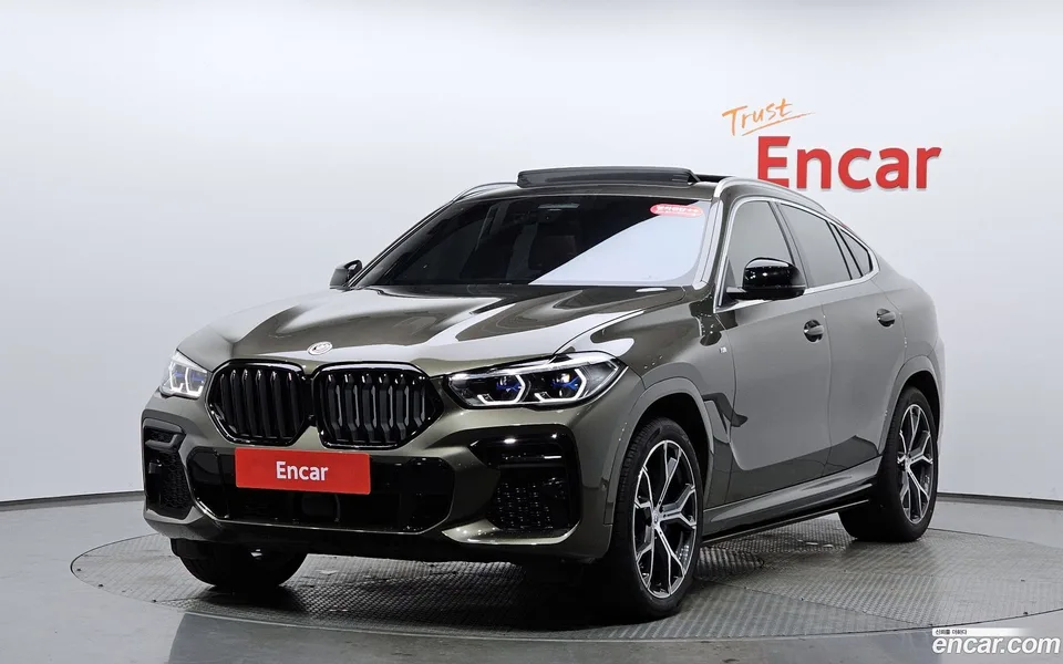 BMW X6 xDrive40i M 2023 — фото 1, купить с доставкой в Москву