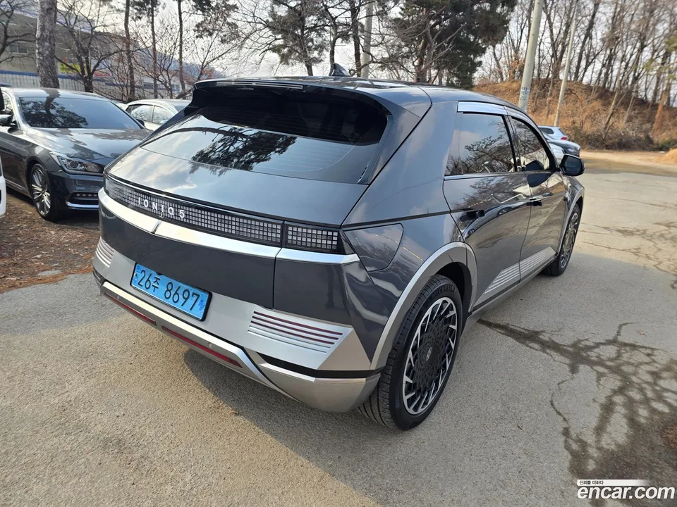 Hyundai Ioniq 5 2023 — миниатюра 3