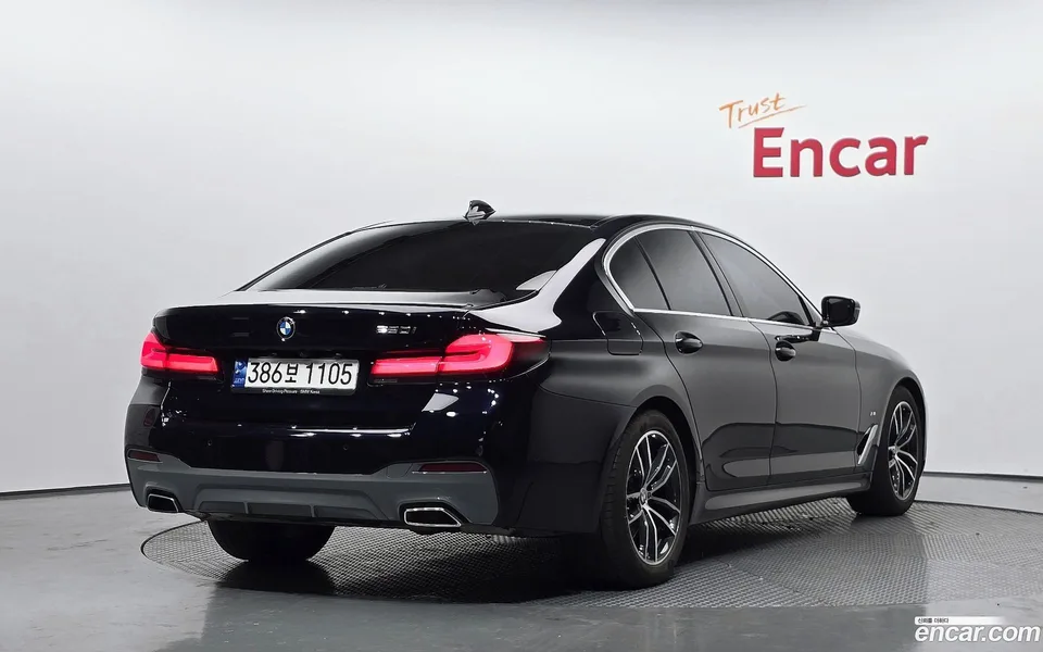 BMW 5 Series 520i M 2023 — миниатюра 2