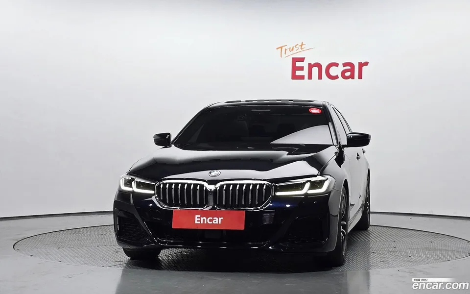 BMW 5 Series 520i M 2023 — миниатюра 3