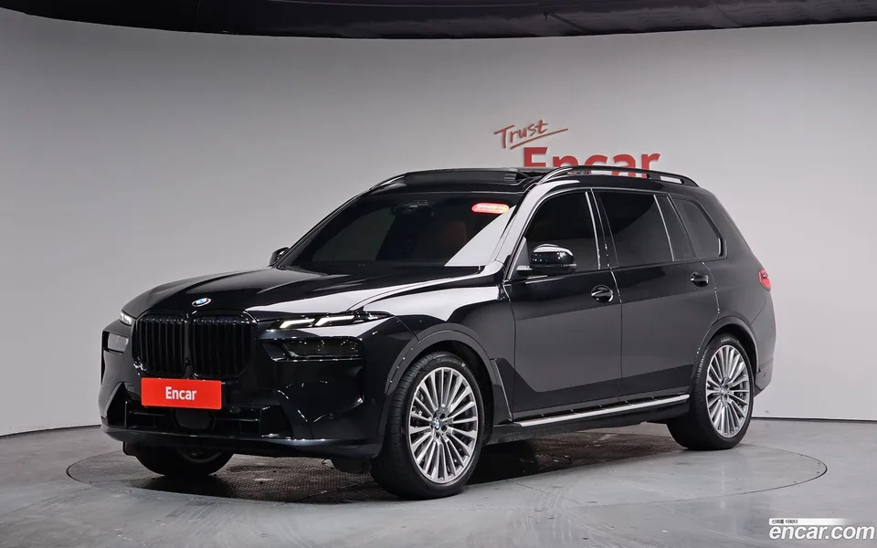 BMW X7 xDrive 40d 7 2024 — фото 1, купить с доставкой в Москву