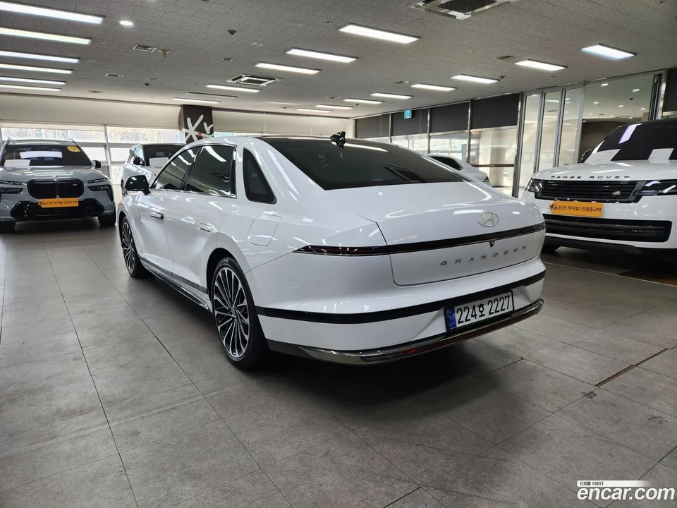 Hyundai Grandeur 2.5 2WD 2024 — миниатюра 2