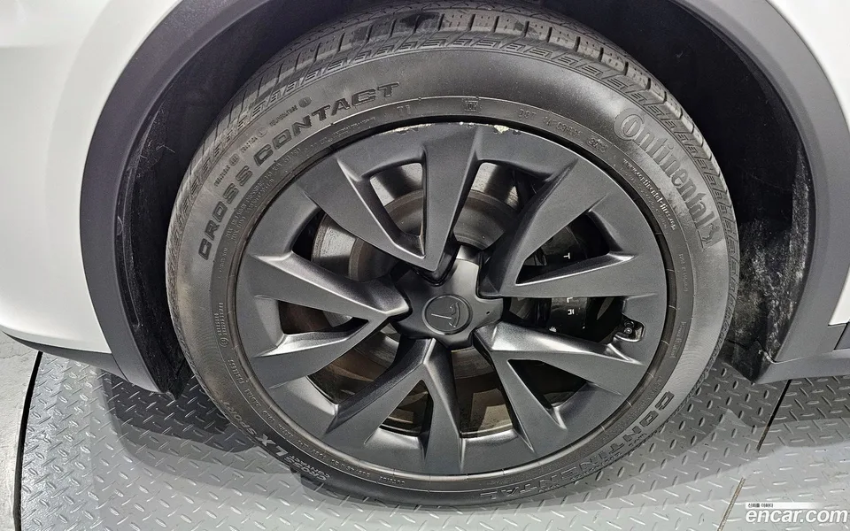 Tesla Model X AWD 2023 — миниатюра 5